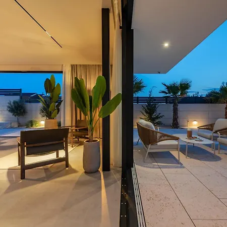 Carrara Zadarvillas *