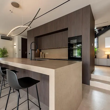Carrara Zadarvillas *